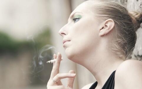 專家批中國煙包 吸煙的危害 二手煙的危害